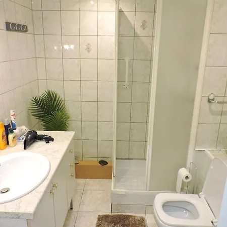 Premium 2 Basel Airport Saint-Louis (Haut-Rhin)